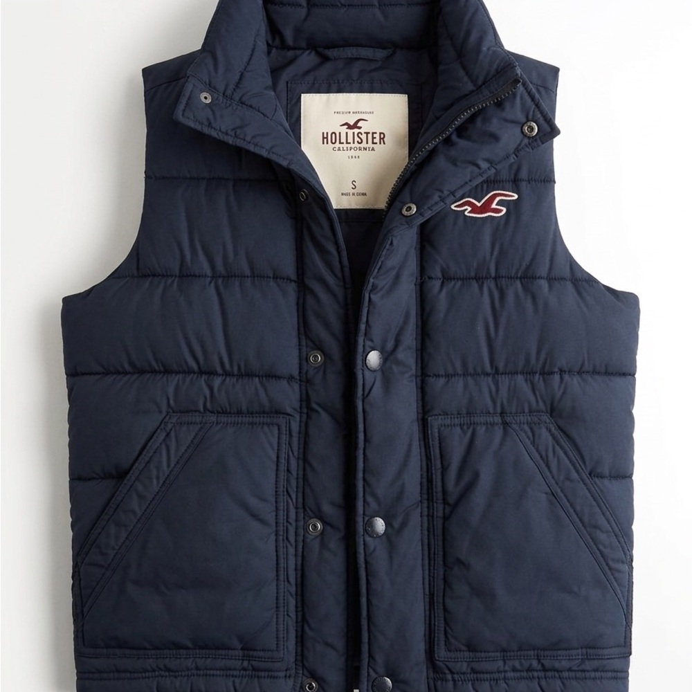Hollister Men's Dark Blue Full Zip Down Insulated Puffer Vest. Size Small